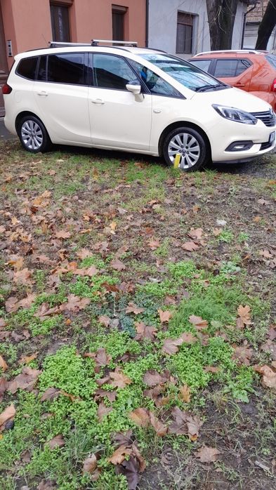 Vând Opel Zafira Tourer Din 2019 cu 7 Locuri