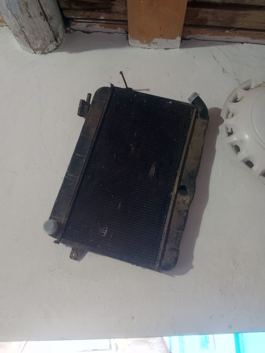 Продам радиатор на Ниву