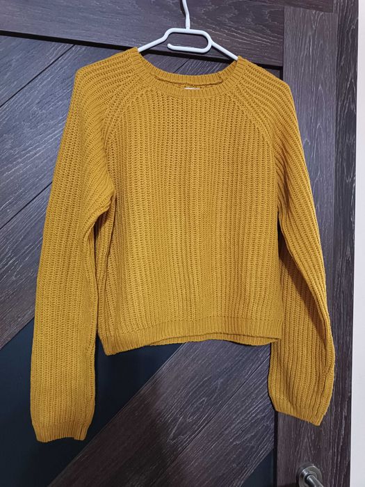 Дамски блузки спортни и елегантни