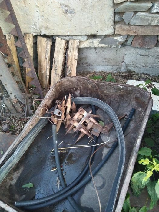 Продам запчасти на косилку