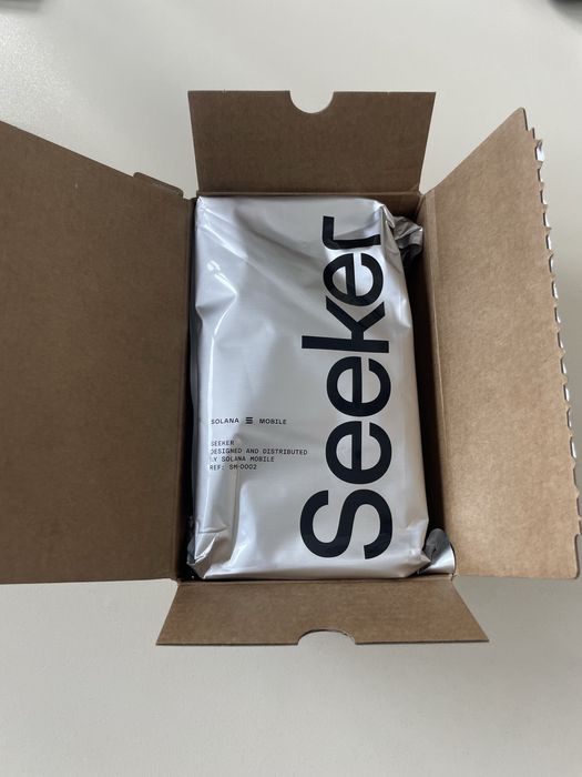 Solana Seeker (Chapter 2) — чисто нов, запечатан | SGT и .skr налични