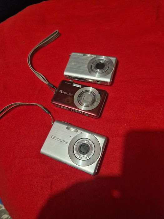 Aparate Foto pentru piese sau colecție