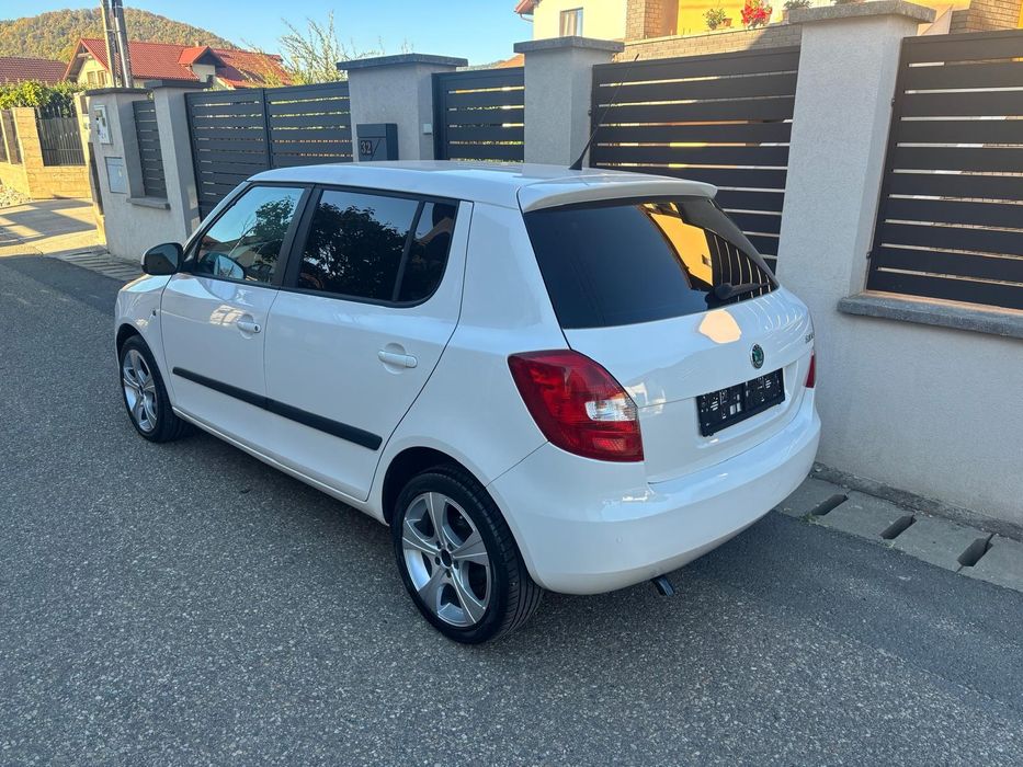 SKODA Fabia 2010 — imagine 3