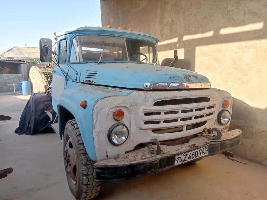 Zil 130 v1 holati yaxshi