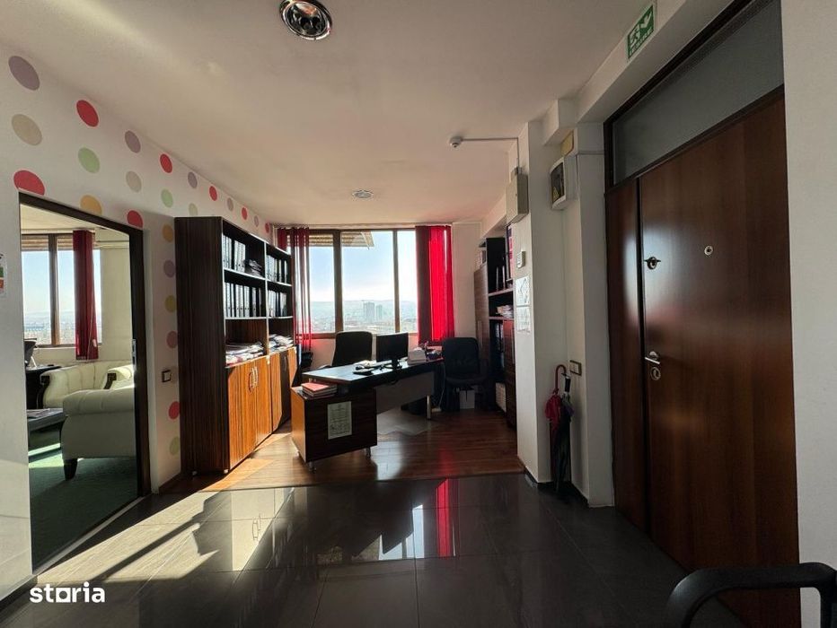 Apartament 4 camere, ultrafinisat, mobilat pentru birou, panorama unic