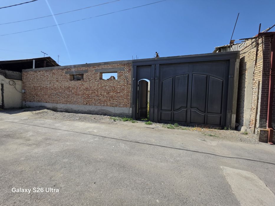 Xovli uy sotiladi xafiza masjid oldida