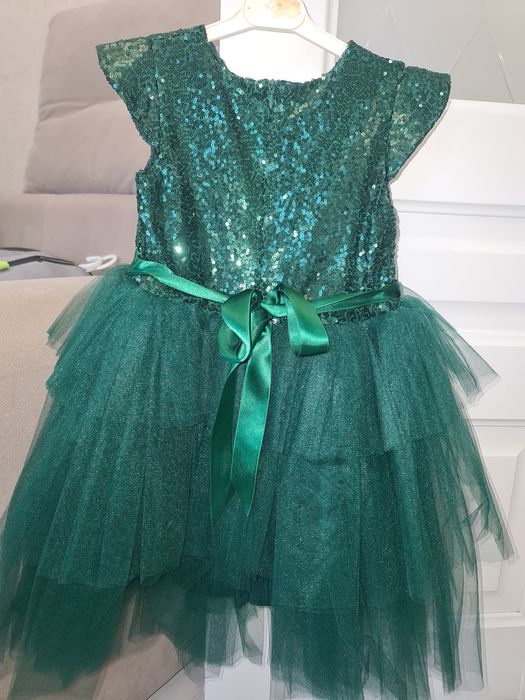 Продам платье нарядное