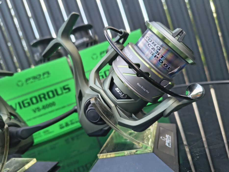 Set 2 mulinete PRO FL Vigorous 6000 5 +1 rulmenti new 2026