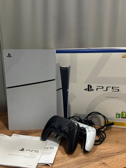 Sony PlayStation Slim 5