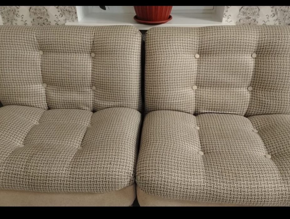 Продам диван и два кресла