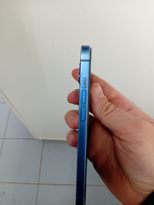 Продам  айфоне 13