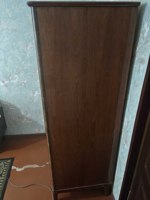Продается советский шкаф