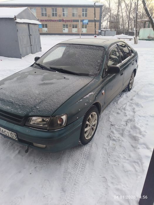 Продам автомобиль Тойота Карина е