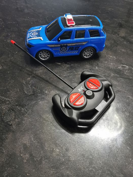 Mașina cu telecomandă