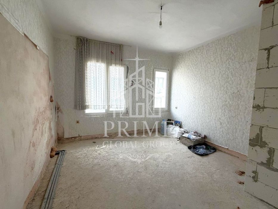 Продава се Четиристаен апартамент в Варна, Център - 110 кв.м за 3363 €/кв.м - Снимка #8