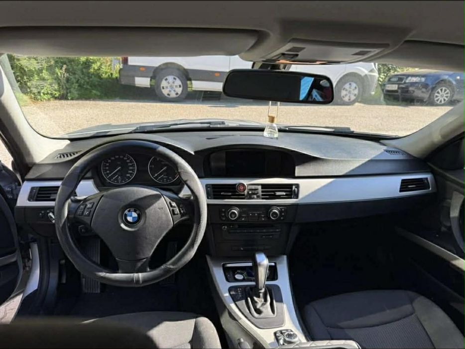 BMW 3 Series 2010 — imagine 5