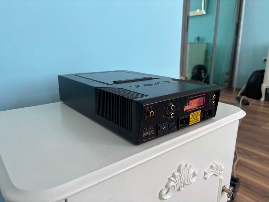 CYRUS Усилвател и Компакт диск