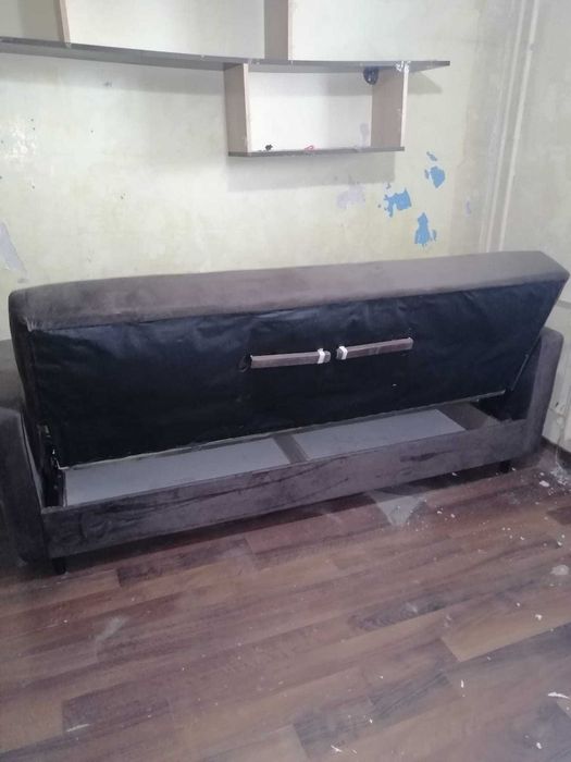 Canapea extensibilă cu ladă