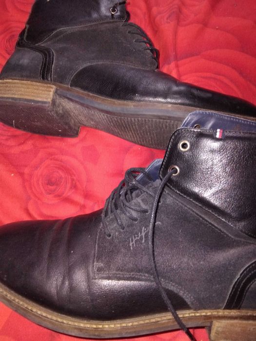 Tommy Hilfigier elevated tall leather boots