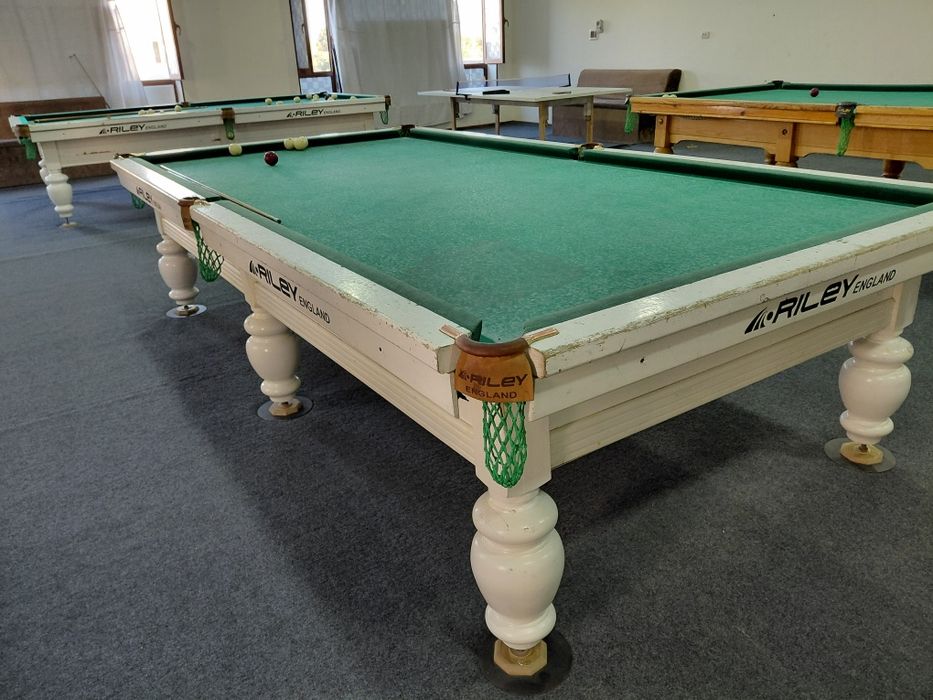 Bilyardni stol sotiladi