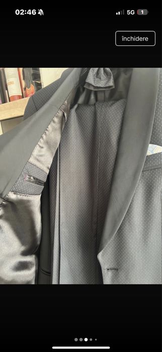 Vand doua costume+ (papion vesta le cel negru) premium unul purtat odata si unul nou 700 lei ambele pentru M/L in jur la 1,7-1,9 m inaltime 75-85 kg