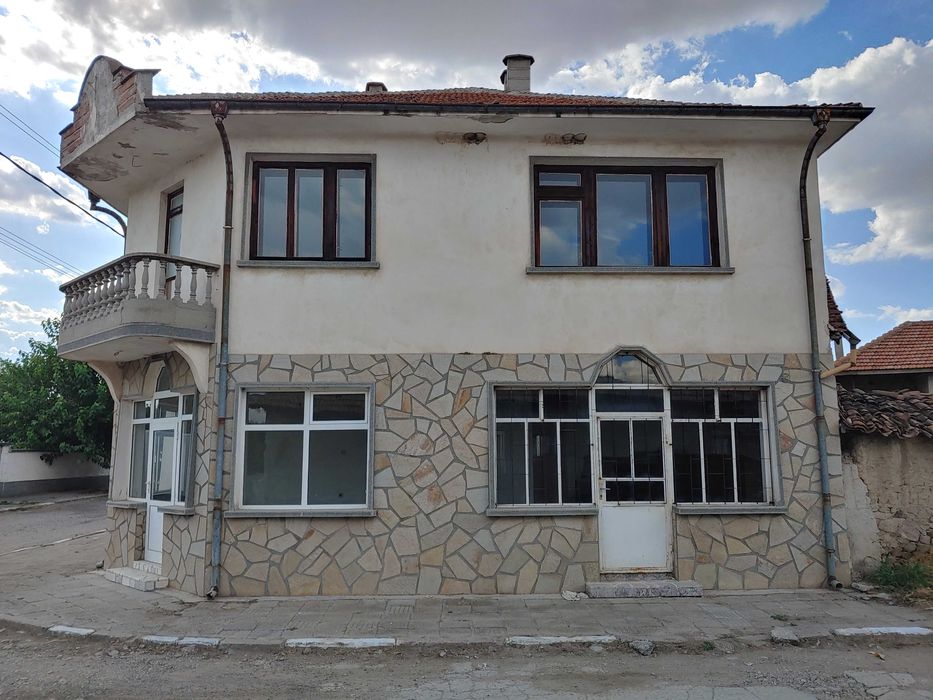 Продава се Къща в Първомай - 140 кв.м за 765 €/кв.м - Снимка #1