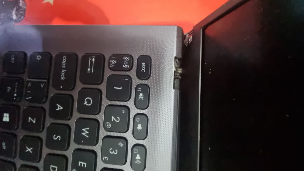 Laptop Asus VivoBook i5 gen8 ssd256