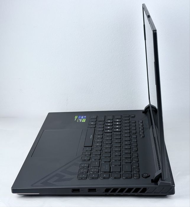 Лаптоп ASUS ROG Strix G16 i7-13650HX 16RAM 512GB SSD NVIDIA 4060