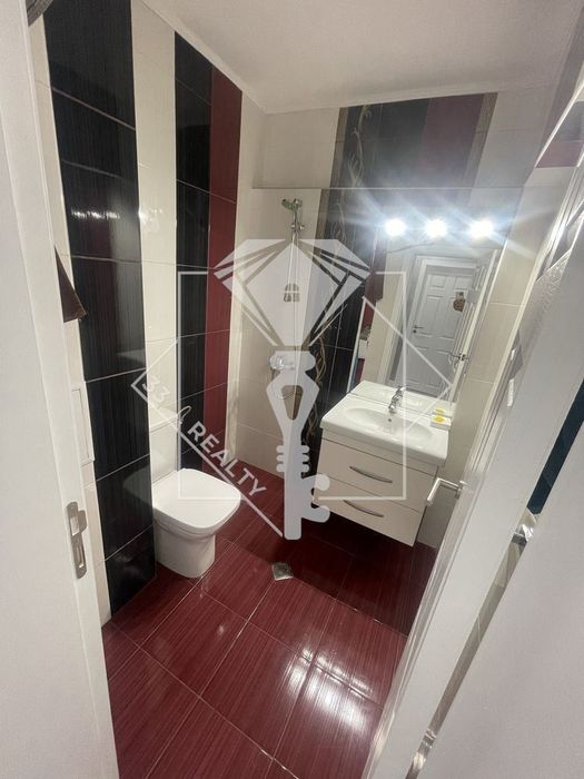 Продава се Тристаен апартамент в Пловдив, Кючук Париж - 101 кв.м за 2377 €/кв.м - Снимка #7