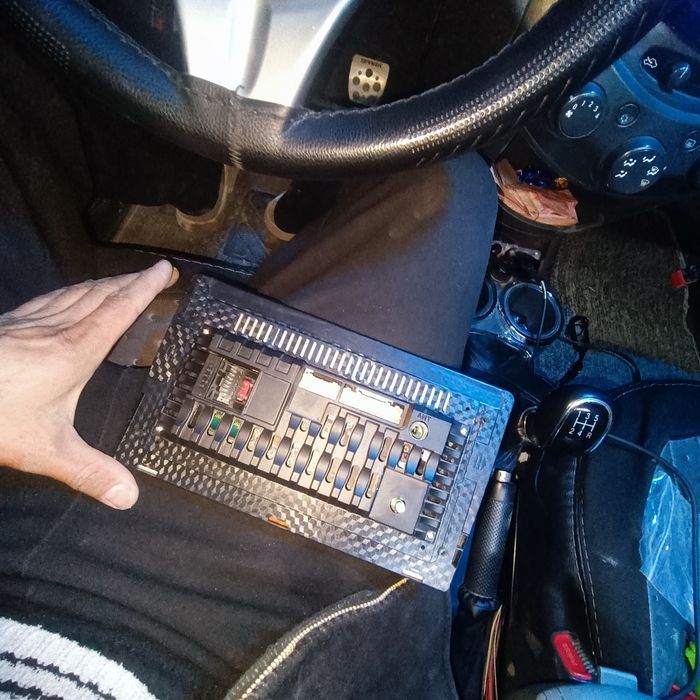 Tesla Android avto monitor arzon