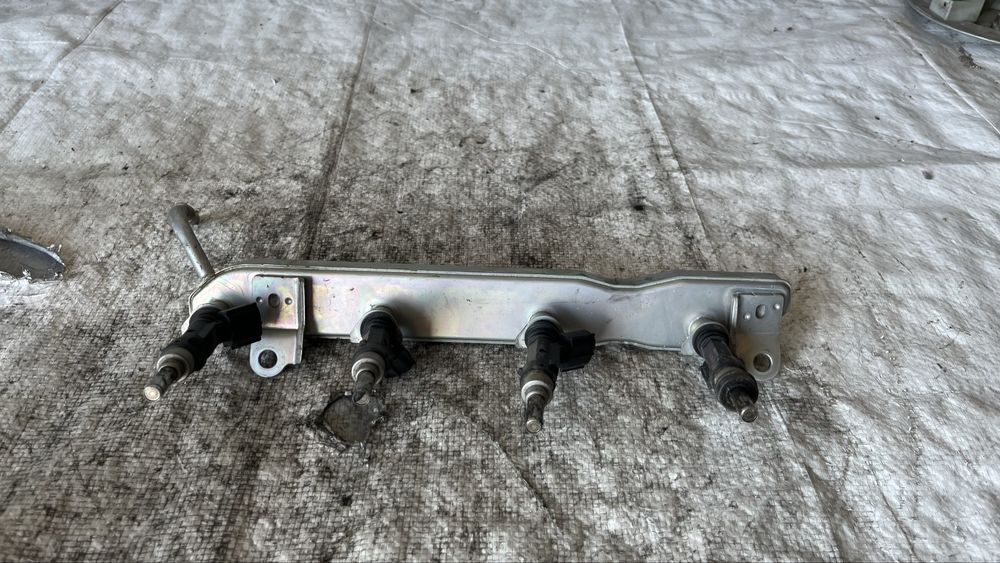 Toyota Yaris 2012- рейка с бобини