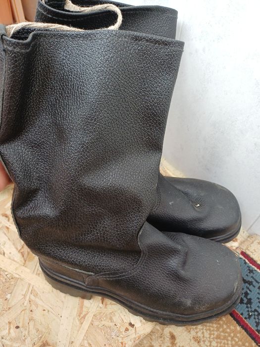 Продам спец обувь