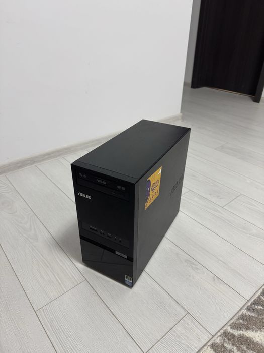 Vand PC functional pentru gaming si lucru