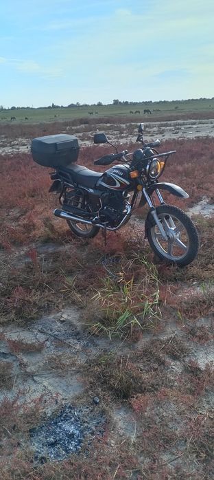Продам мотоцикл яки 200