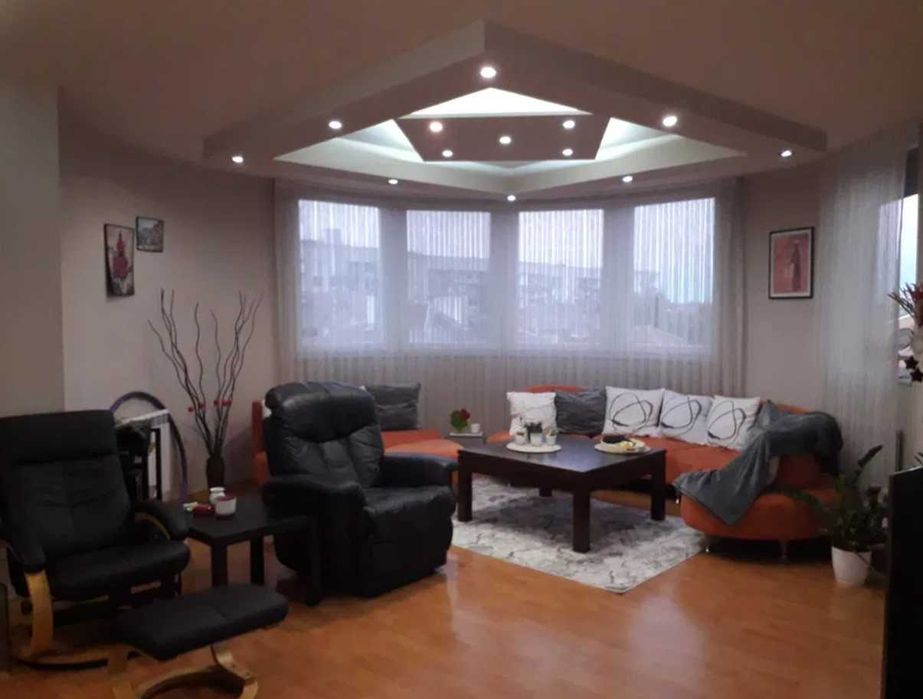 Продава се Тристаен апартамент в Пловдив, Кючук Париж - 113 кв.м за 2027 €/кв.м - Снимка #1