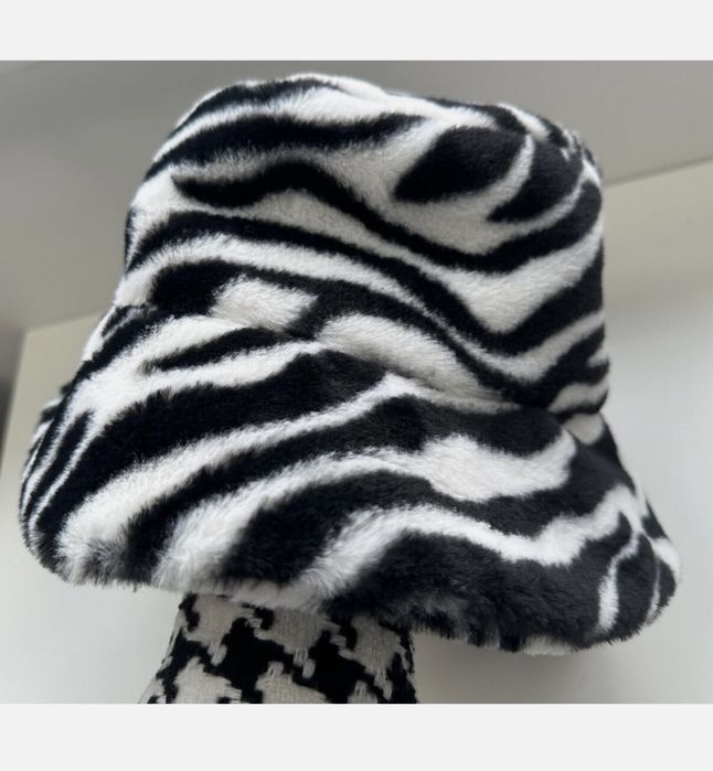 Шапка тип зебра