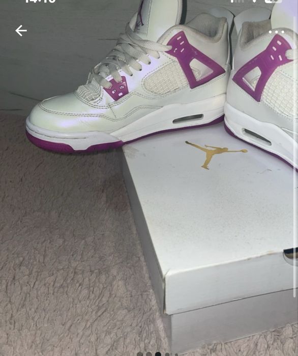 Air Jordan 4 Hyper Violet