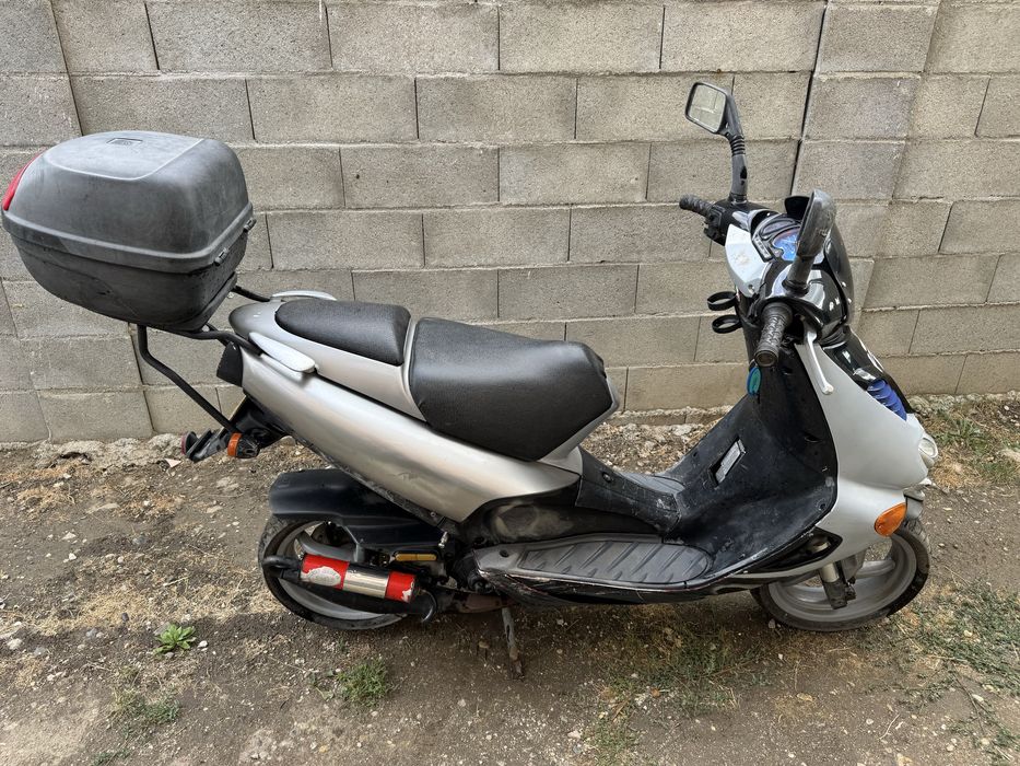 Vand scuter Aprilia SR 50