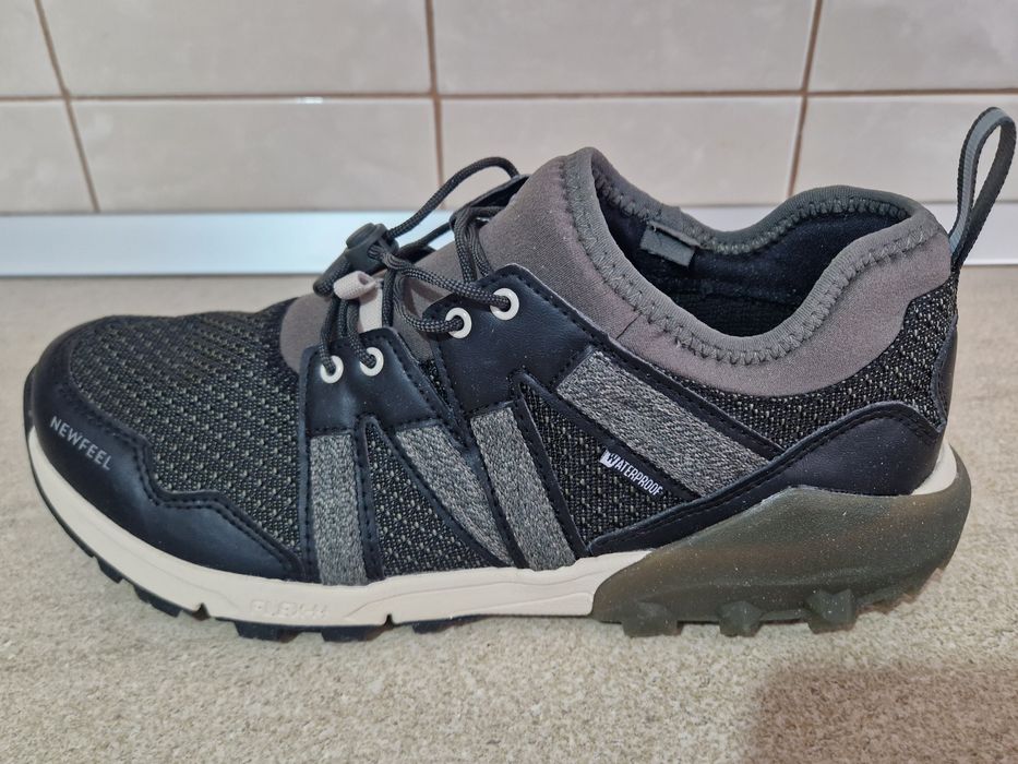 Vând Adidași NewFell