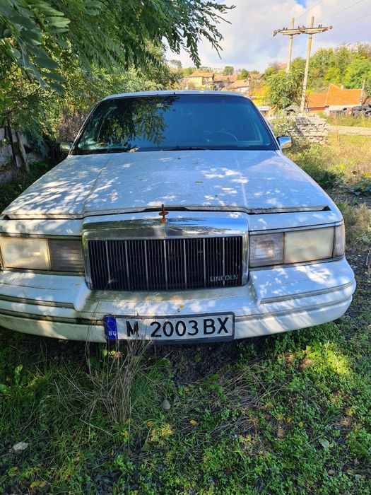 Lincoln Town Car Limousine