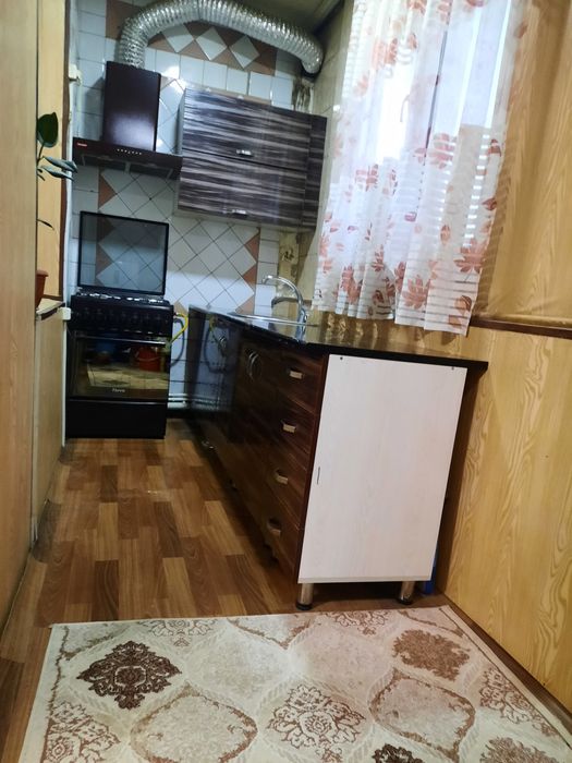 Кухонная мебель основание мдф, фасад акрил состояние аккуротно