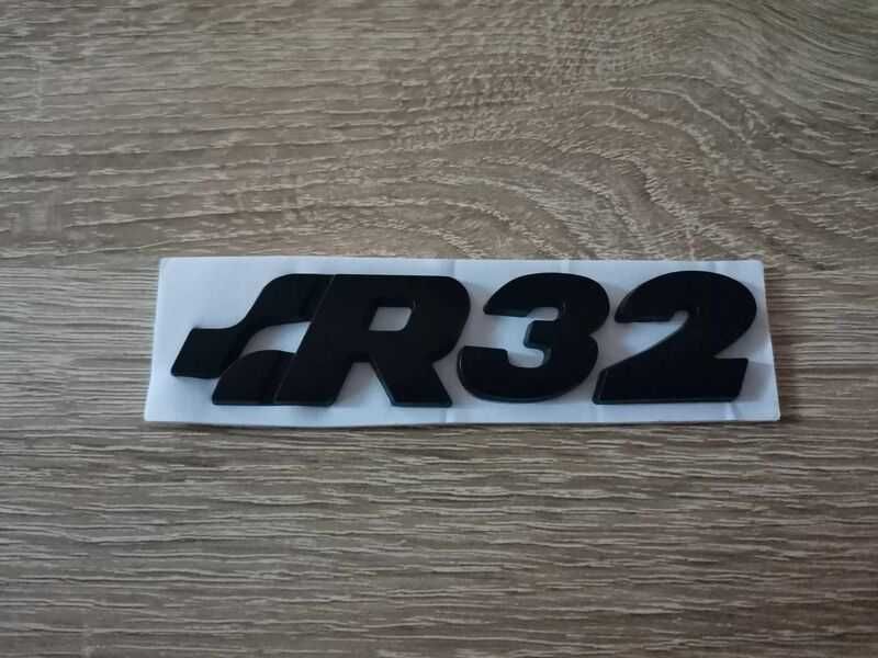 черна емблема Volkswagen R32