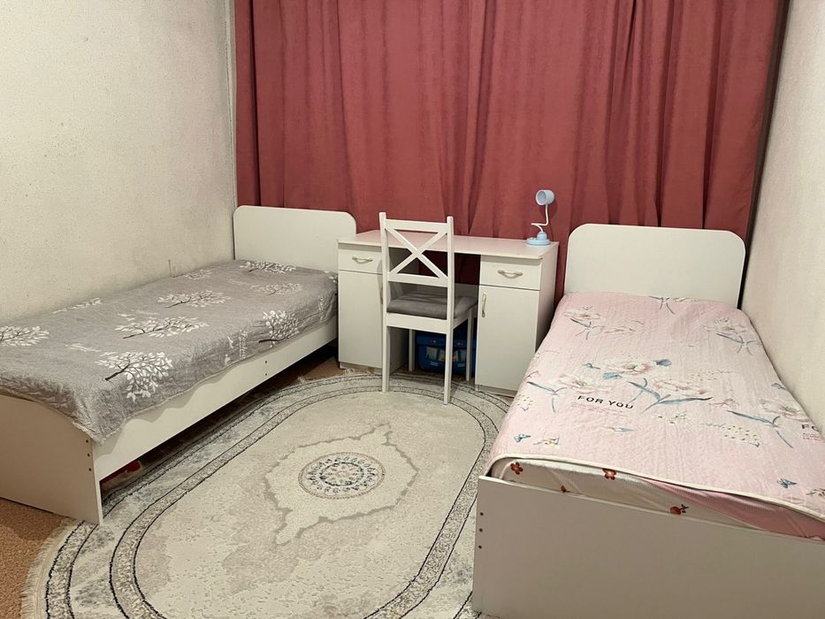 Продам кровати с матрасом!!