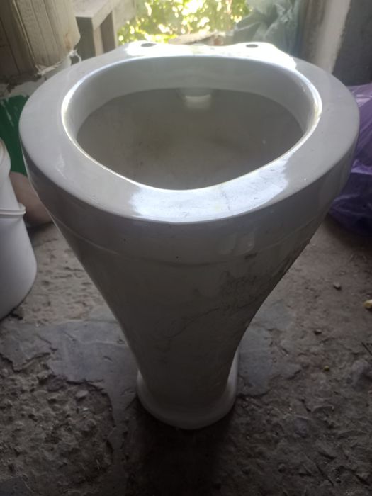 Унитаз сатылады новый