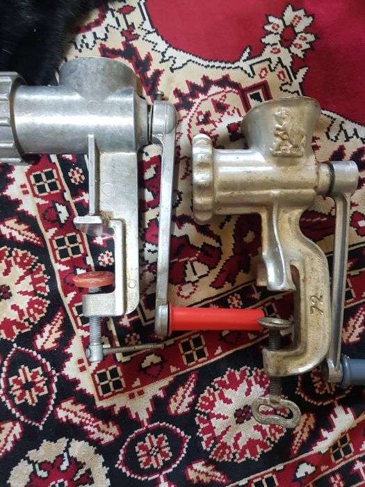 Мясорубка    .  .