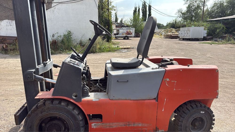 Вилочный погрузчик