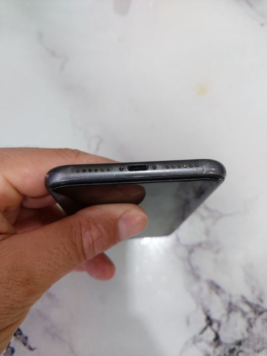 Продам айфон 11 64гб 77процентов