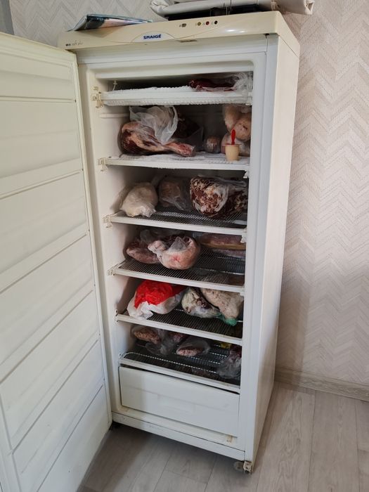 Морозильник в отличном состоянии.  Отлично морозит