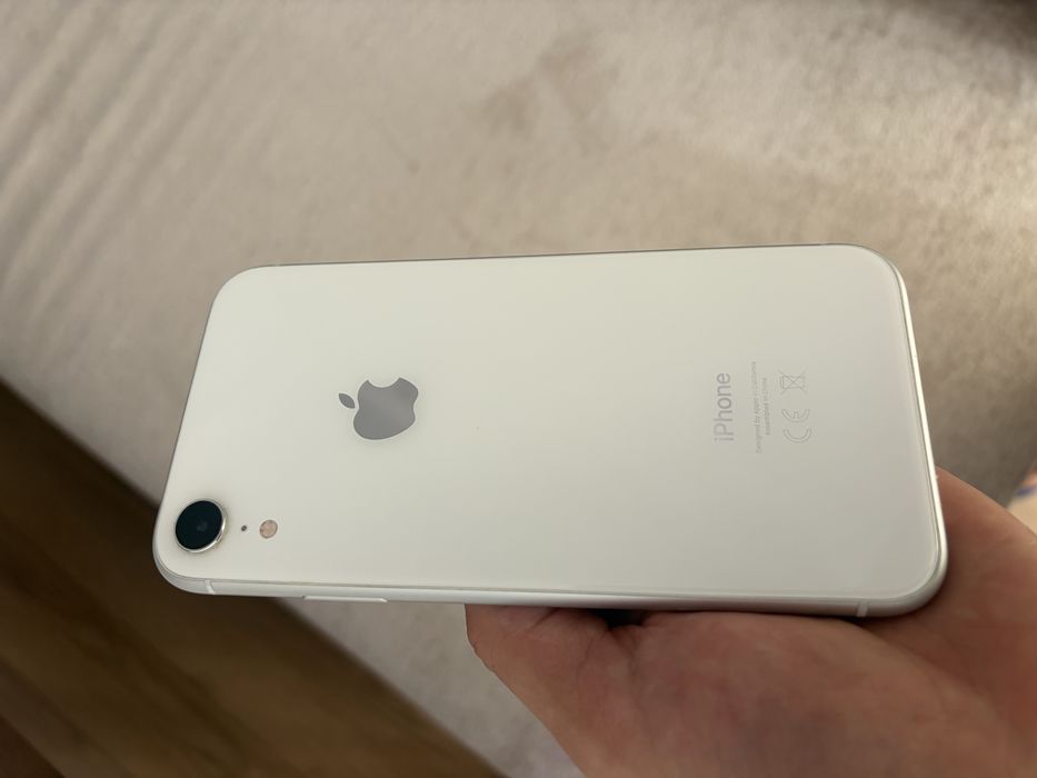Продам Iphone XR