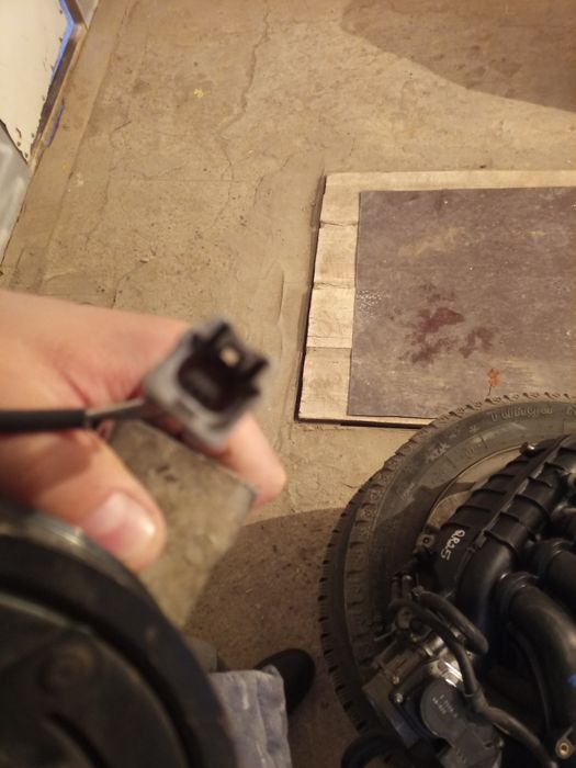 Продам компрессор Кондёр Ниссан х трайл